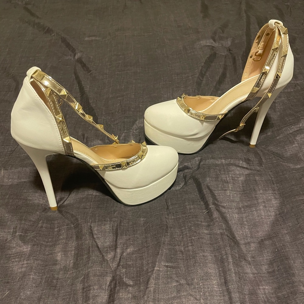 White platform buckle heels